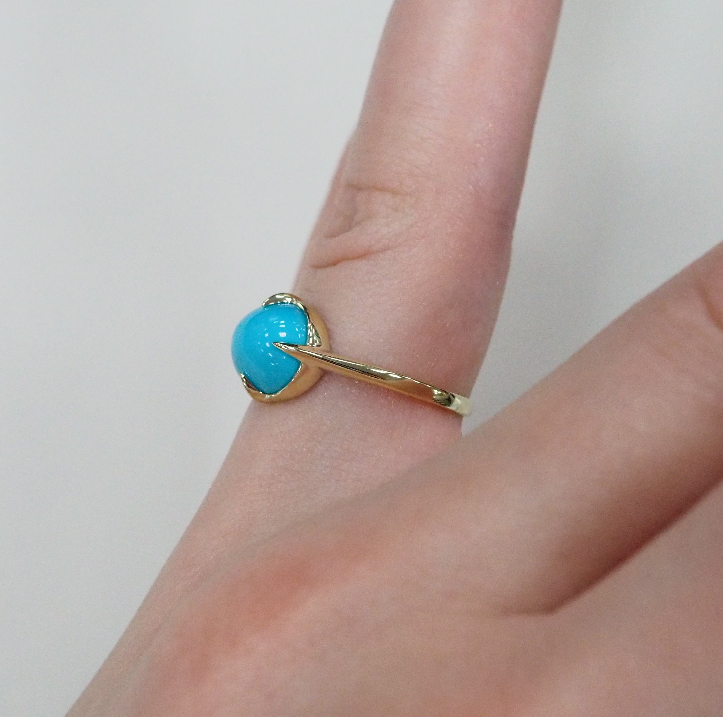 Кольцо из желтого золота с бирюзой